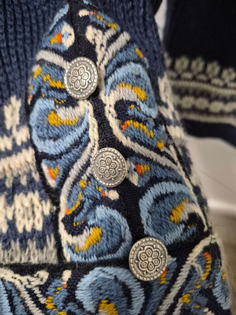 Nordstrikk Norwegian Wool Cardigan Sweater Ornate Clasps Embroidered Trim M READ - Picture 5 of 7